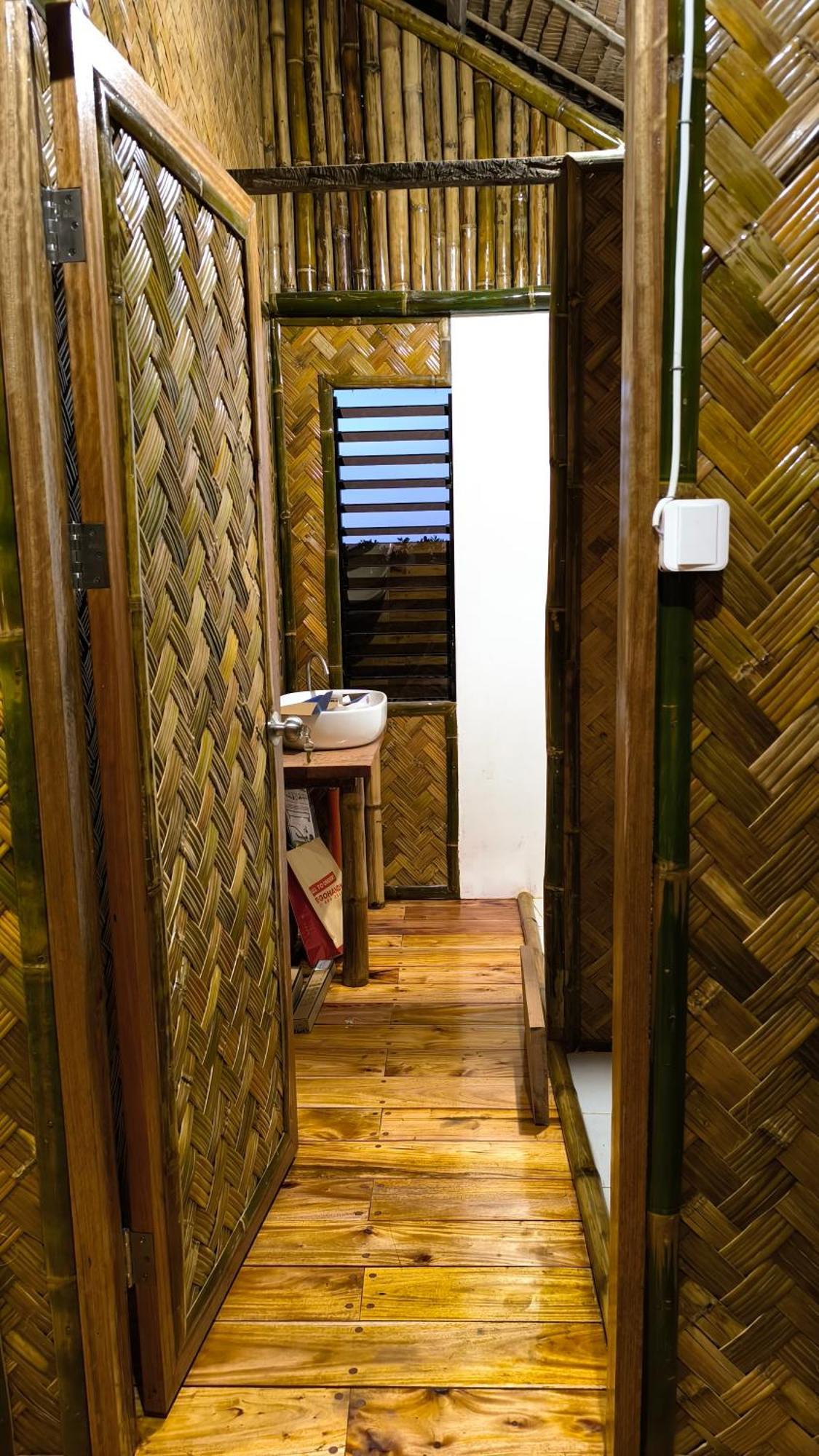 Ocean Green Eco Lodge Puerto Princesa Екстериор снимка