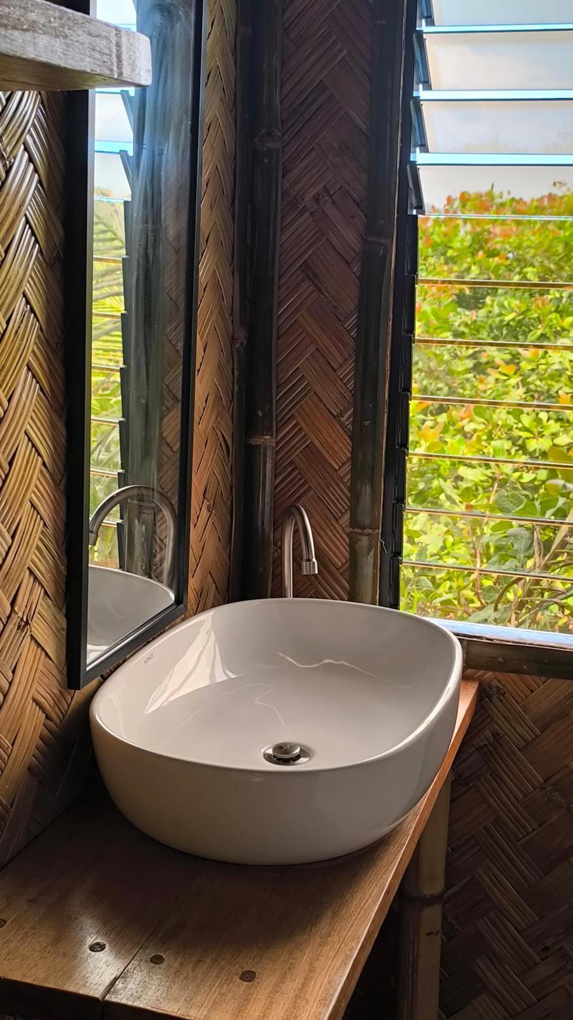 Ocean Green Eco Lodge Puerto Princesa Екстериор снимка
